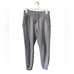 Lululemon Joggers Grey with Sherpa Detail Women’s Size 6